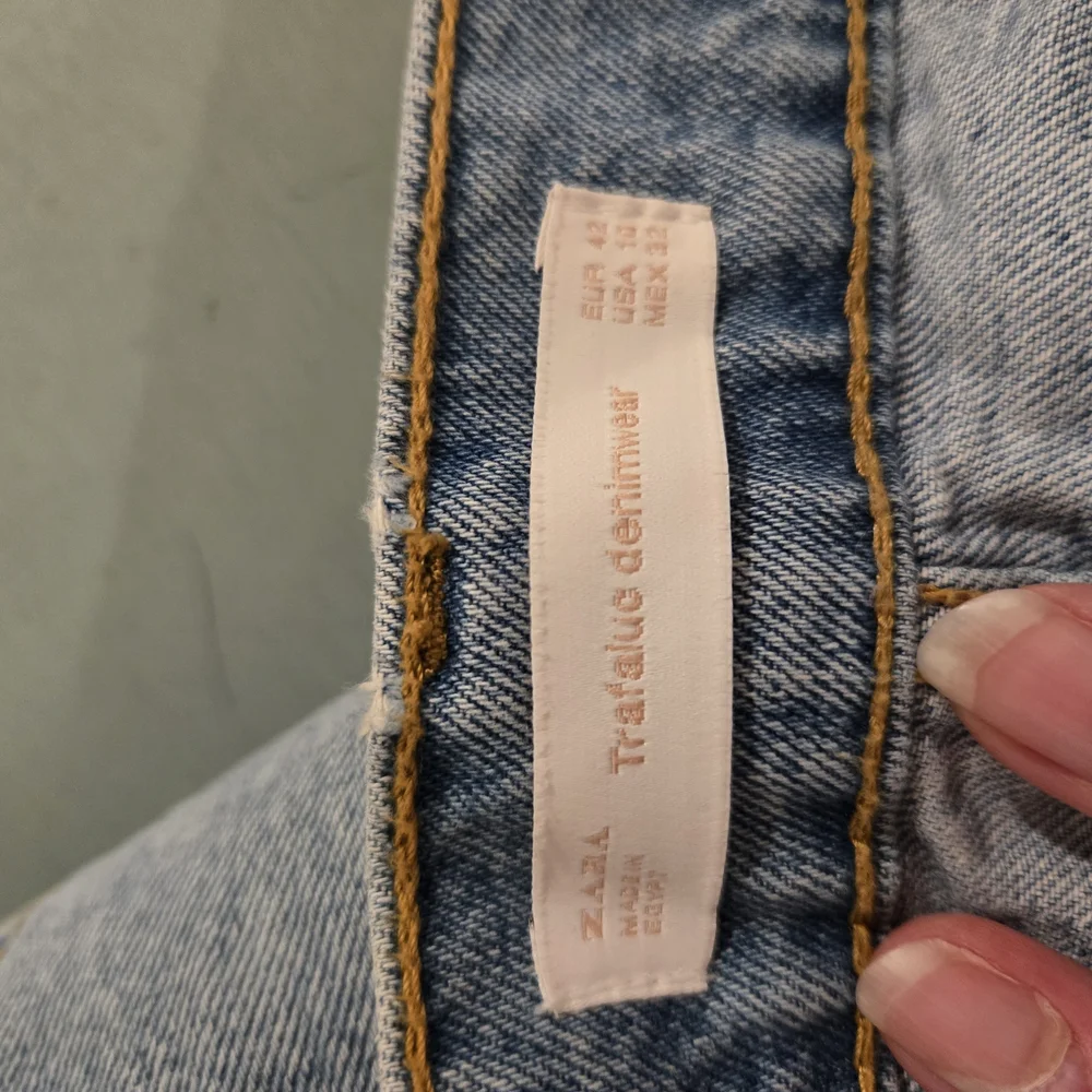 Zara Light Wash Denim Straight Leg Jeans With Lace Up Leg Detail Size 10 - Picture 4 of 5